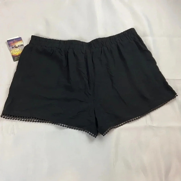 BeBop Black Tassel Hem Short Size XL Juniors NWT - Picture 2 of 8